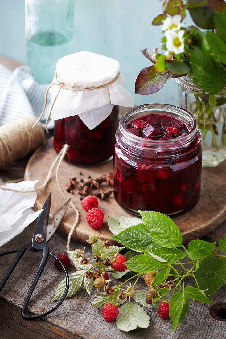 Himbeer-Rote-Bete-Gelee im Glas