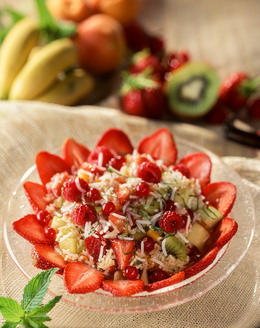 Reissalat mit Früchten