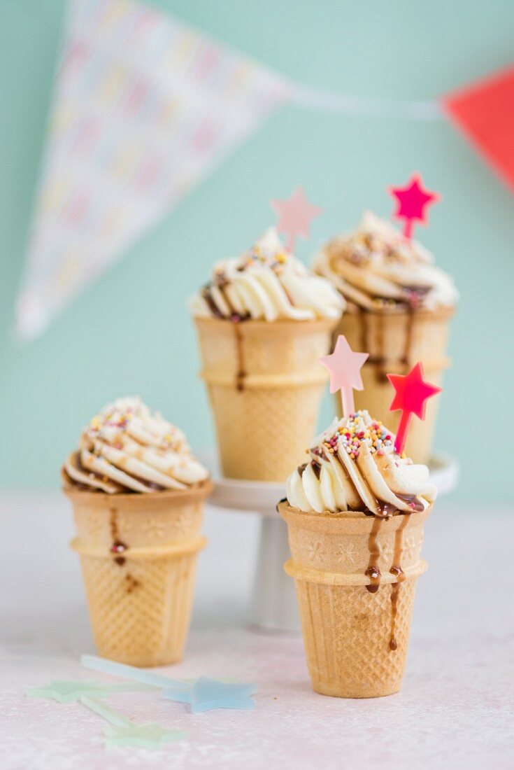 Eiswaffel-Cupcakes mit Vanille-Frosting