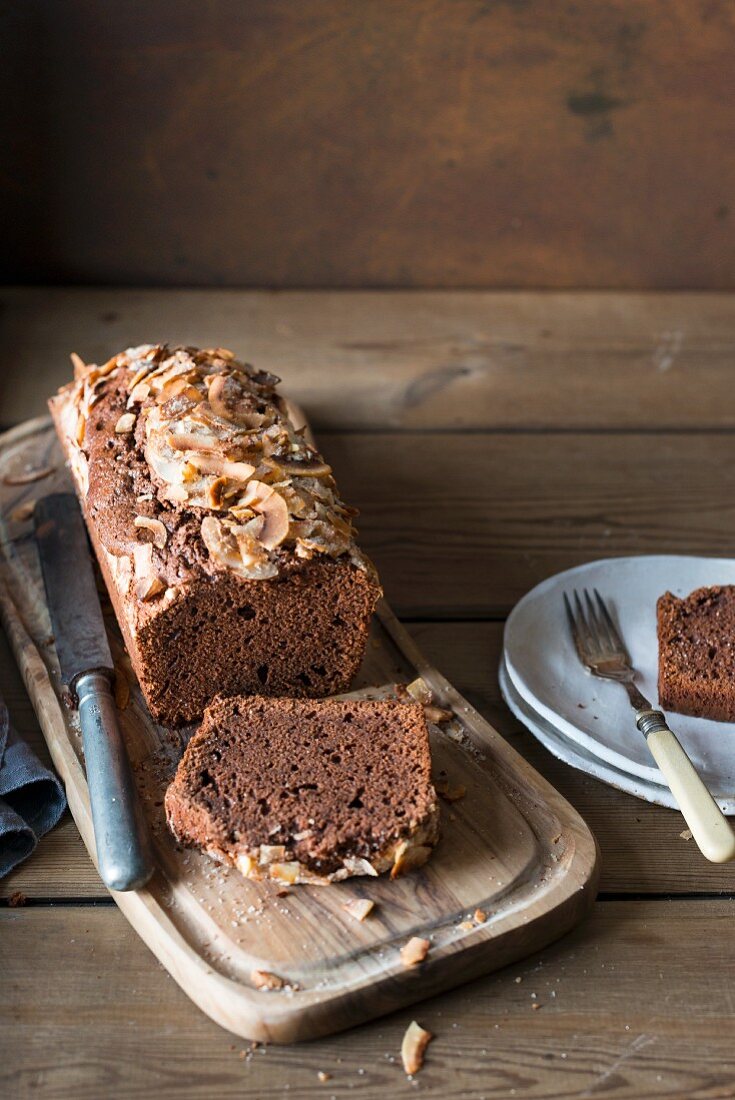 Schokoladenkuchen mit Kokosnusssplittern