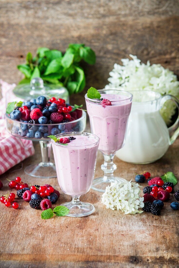Berry milk smoothie