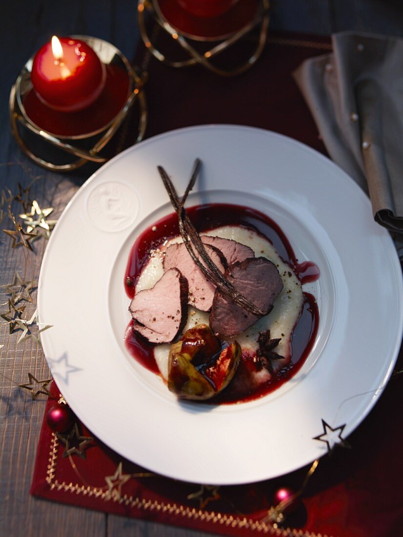 Veal fillet with figs and vanilla for Christmas