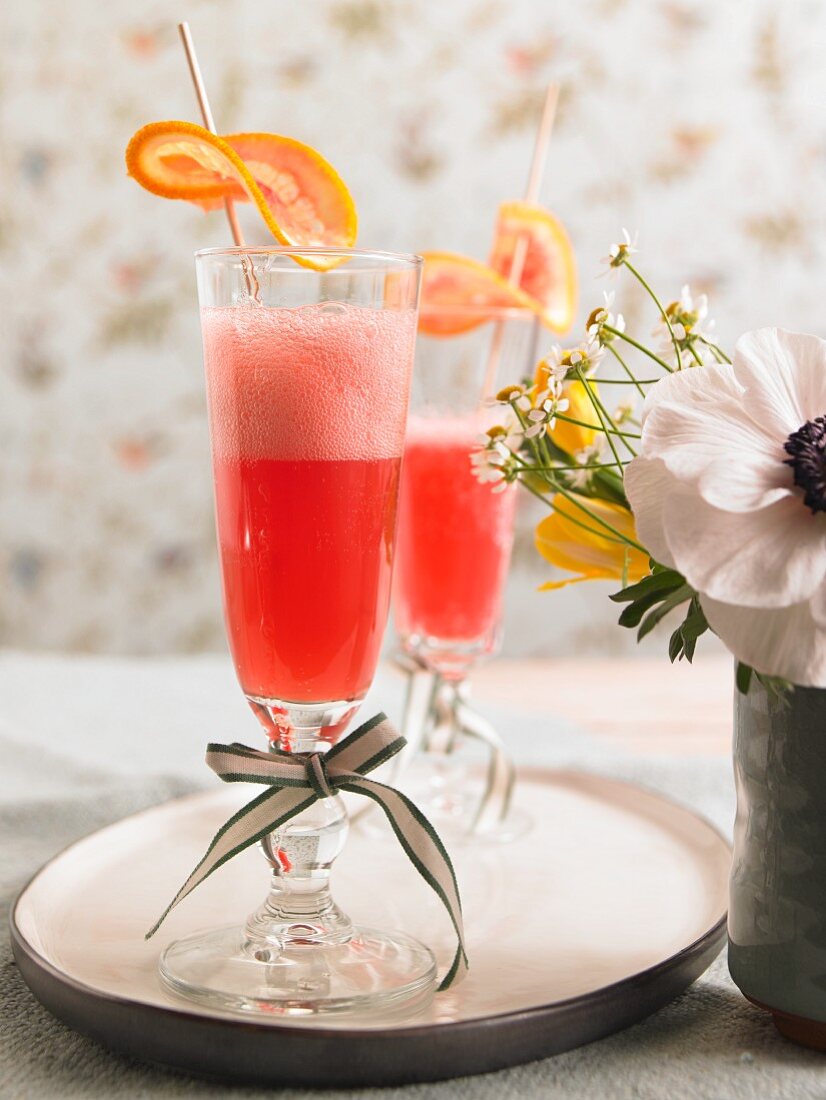 Mimosa mit Blutorange als Aperitif zum Brunch