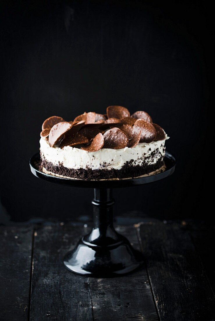 Oreo cheesecake with chocolate chips