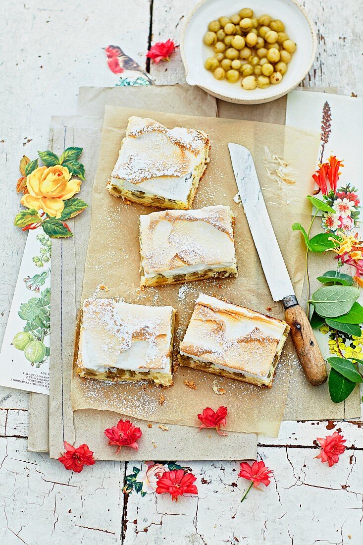 Schneekuchen mit Stachelbeeren aus Thüringen