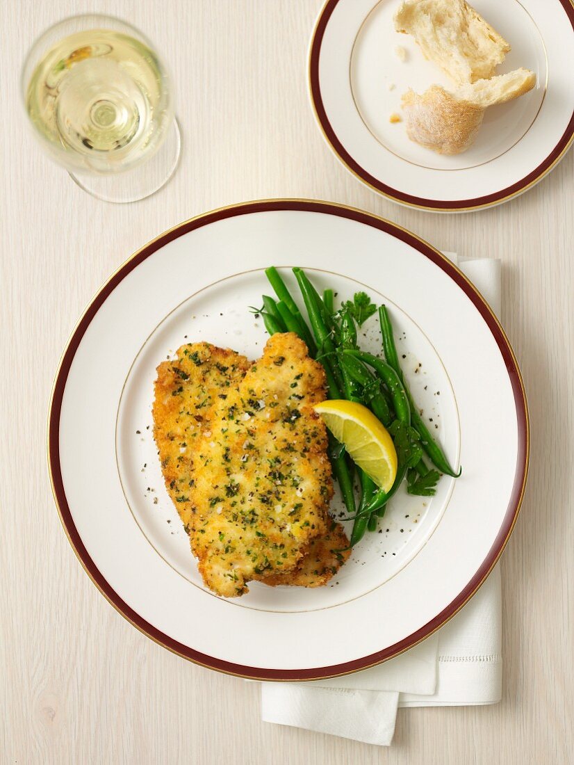 Hähnchenschnitzel mit Kräuterpanade