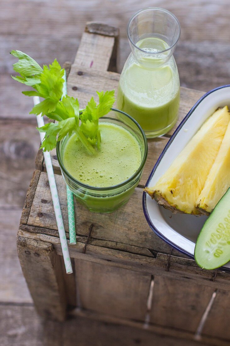 Pineapple and celery smoothies with cucumber