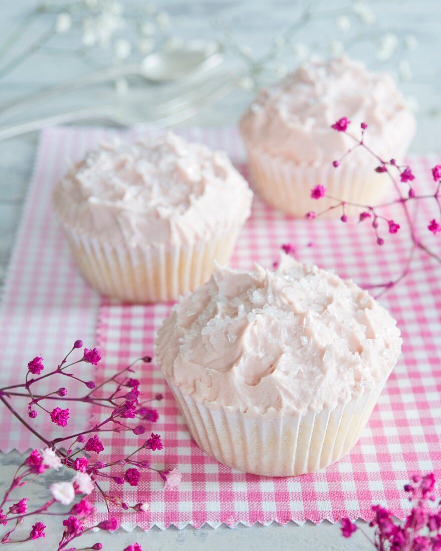 Cupcakes with buttercream and sugar