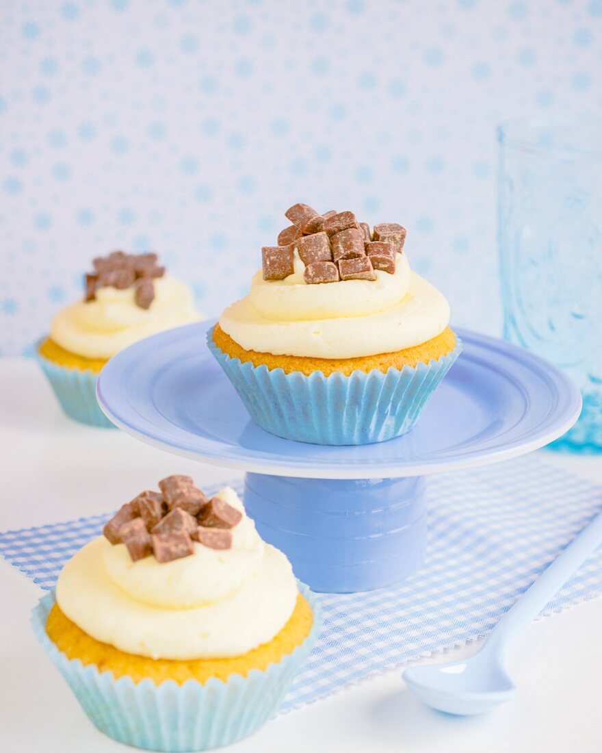 Cupcakes with buttercream and caramel cubes