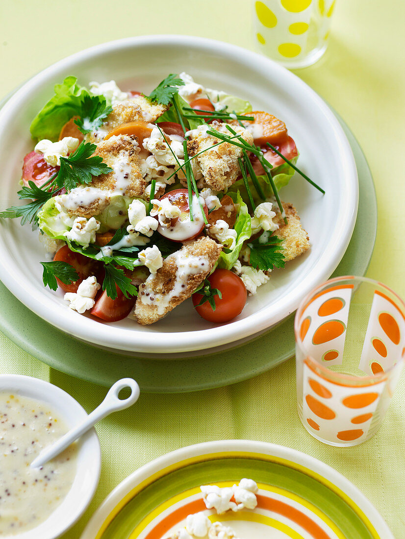 Hähnchensalat mit Popcorn