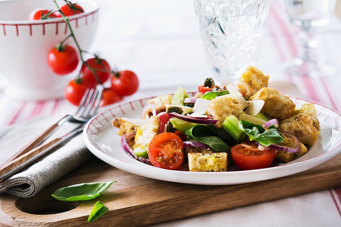 Italienischer Brotsalat