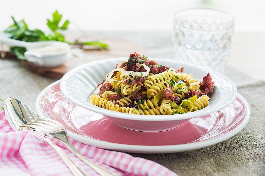 Fusilli mit Lauch und Salsiccia