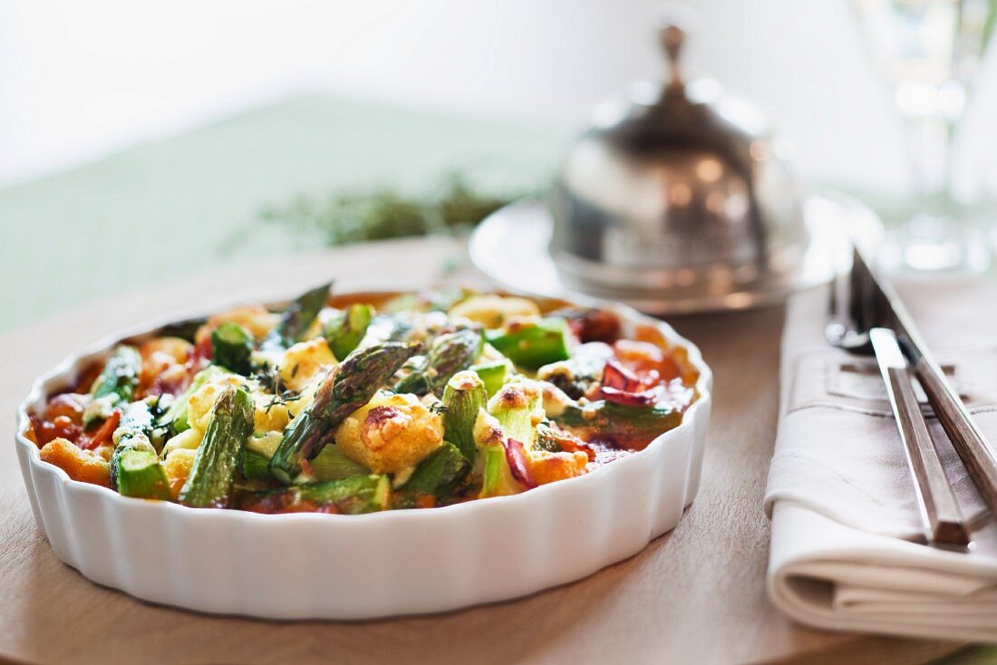 Gnocchi with asparagus and ham