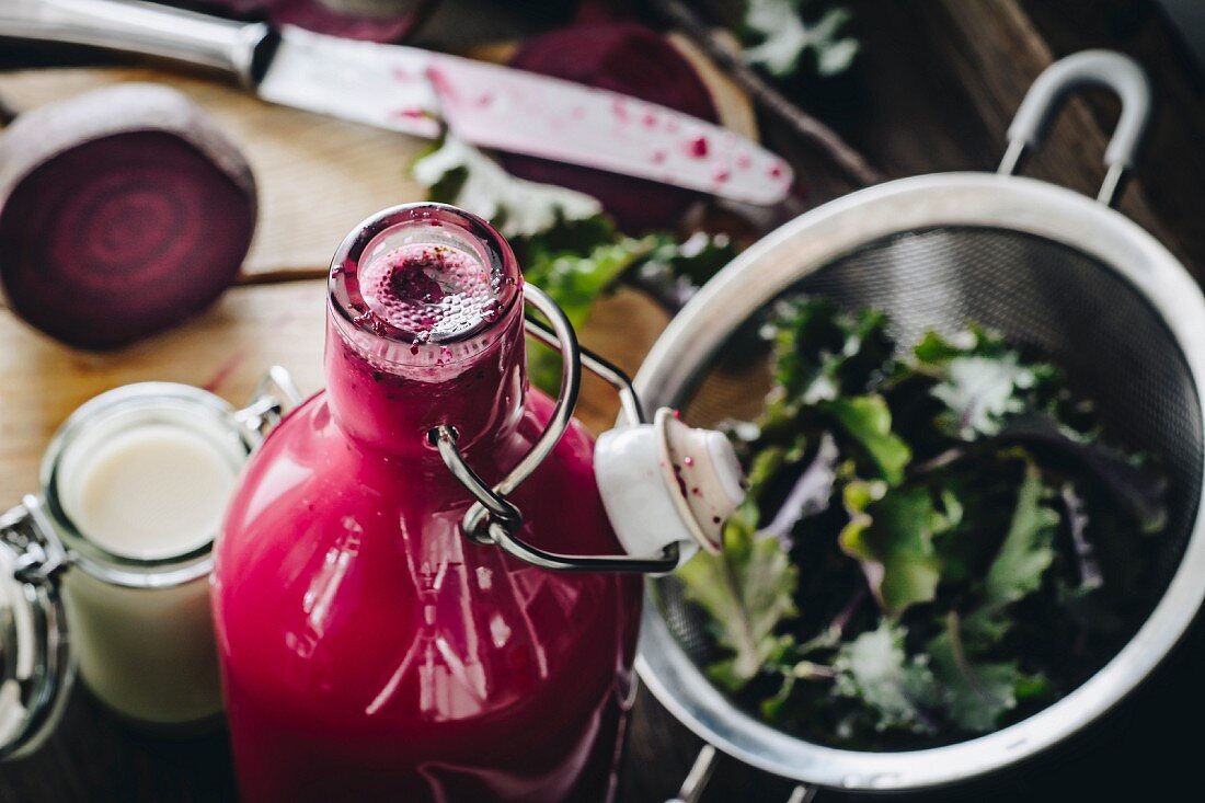 Rote-Bete-Smoothie mit Grünkohl und Kokosmilch