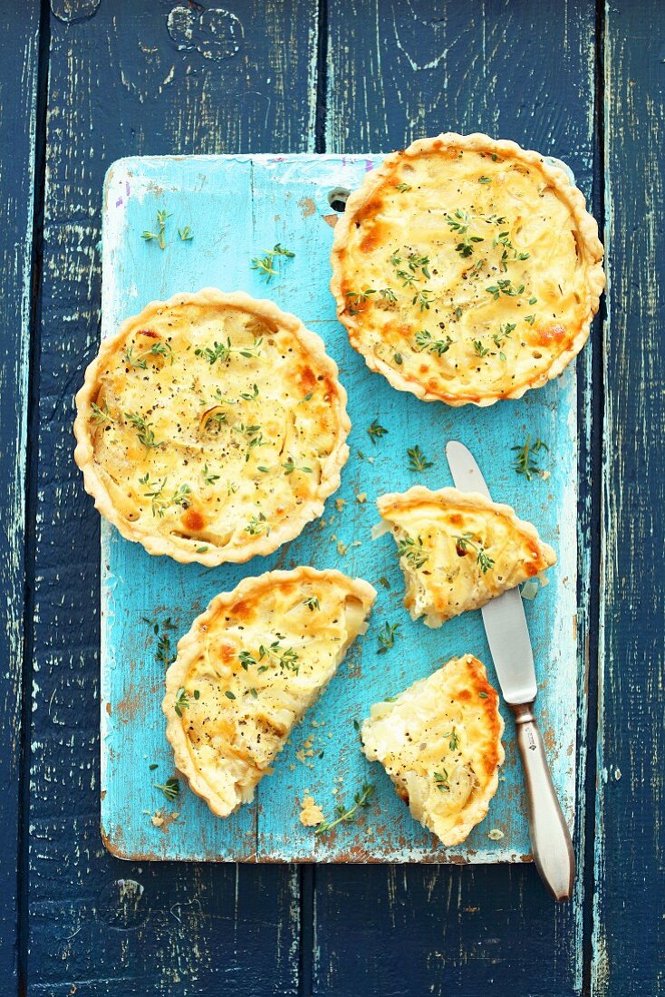 Mini-Quiches mit Zwiebeln