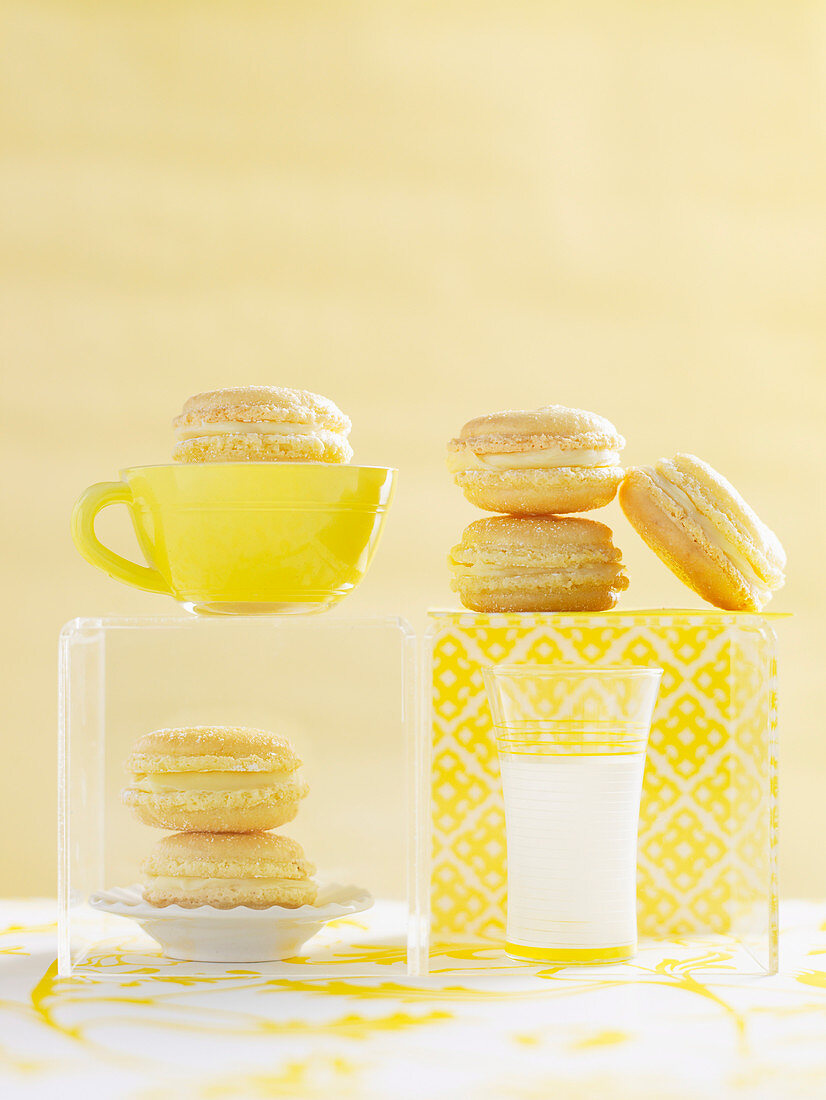 Lemon Liqueur Macaroons