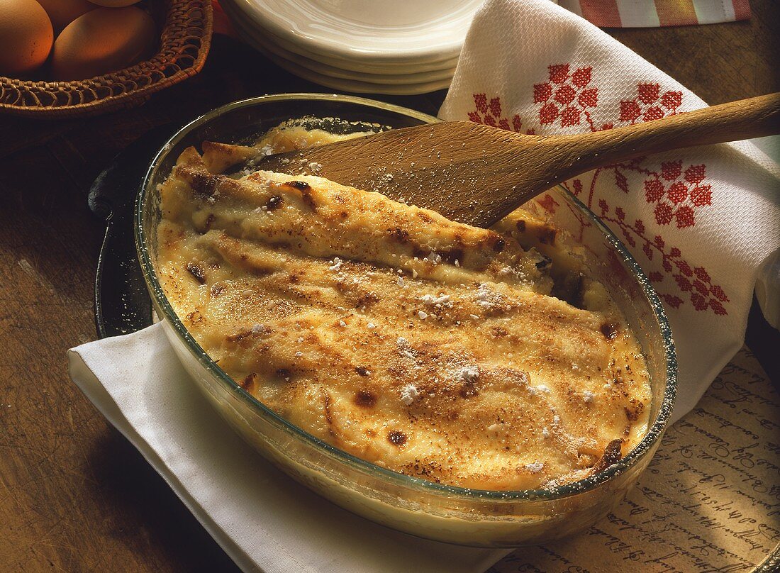 Gratinated quark pancakes (Topfenpalatschinken)