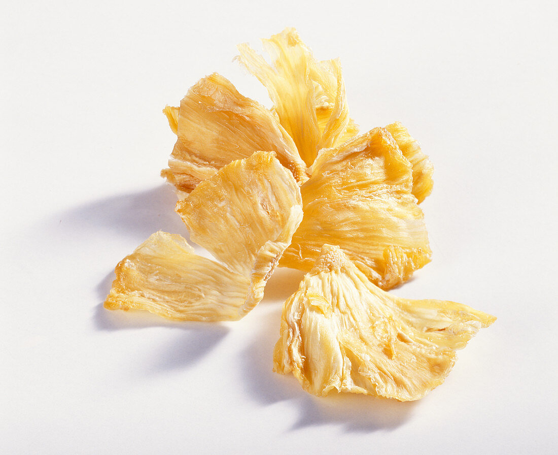 Dried pineapple pieces