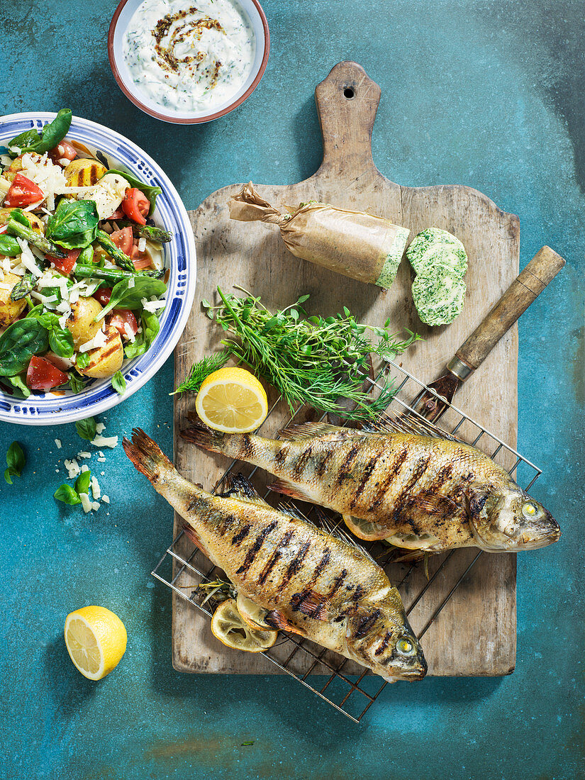Grilled fish and salad