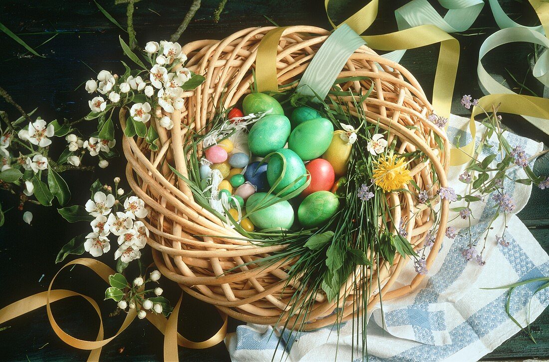 Easter wreath with coloured eggs & sugar eggs