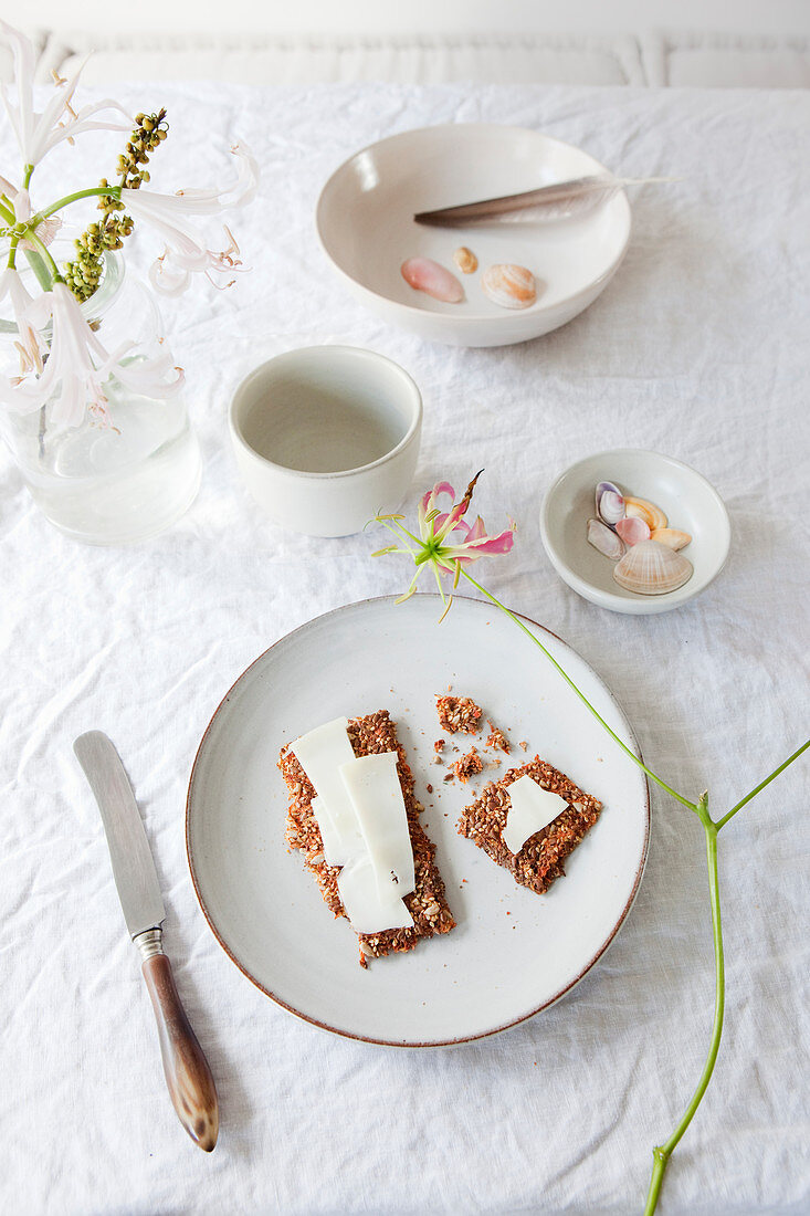 Knäckebrot mit Käse