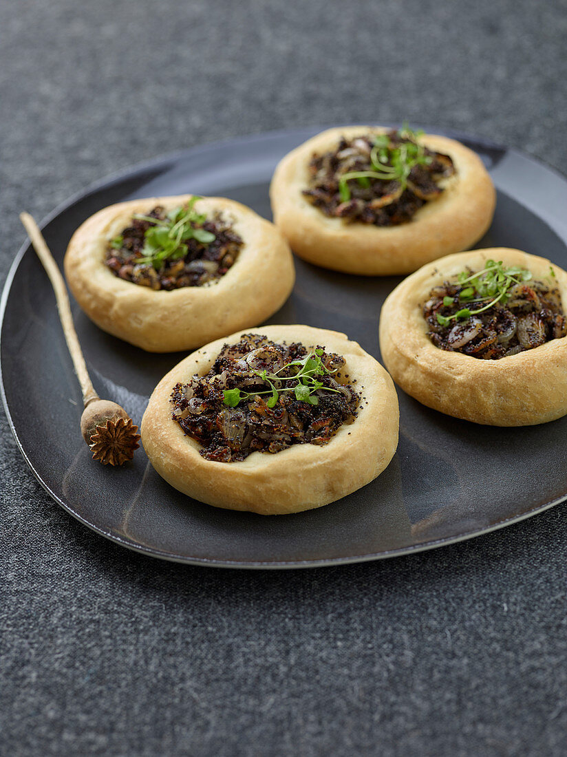 Kleine Mohn-Zwiebel-Kuchen