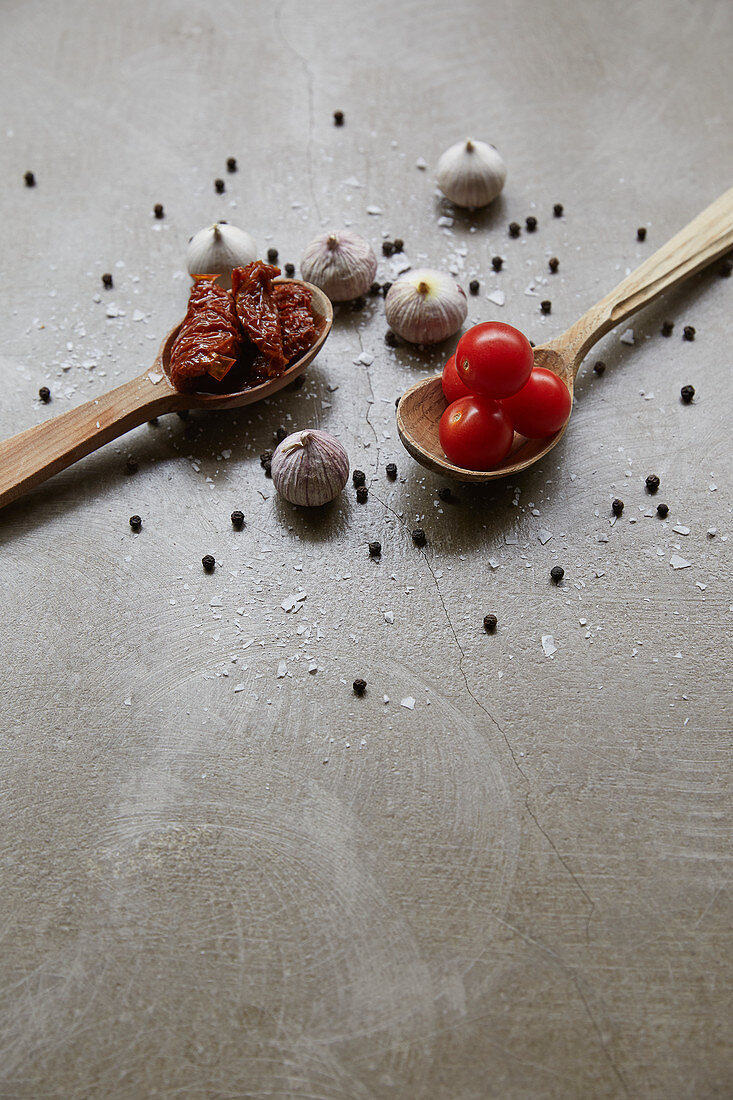 Tomaten, Knoblauch und Gewürze