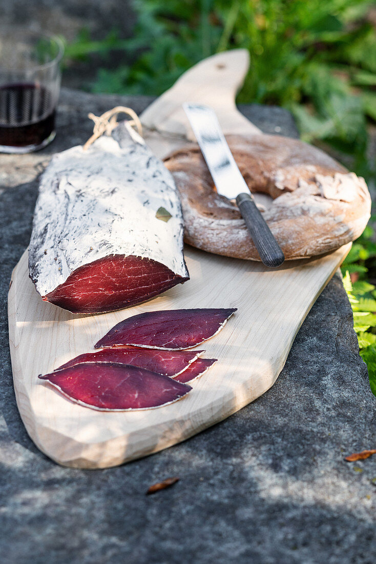 Bresaola (Luftgetrockneter Rinderschinken, Italien)