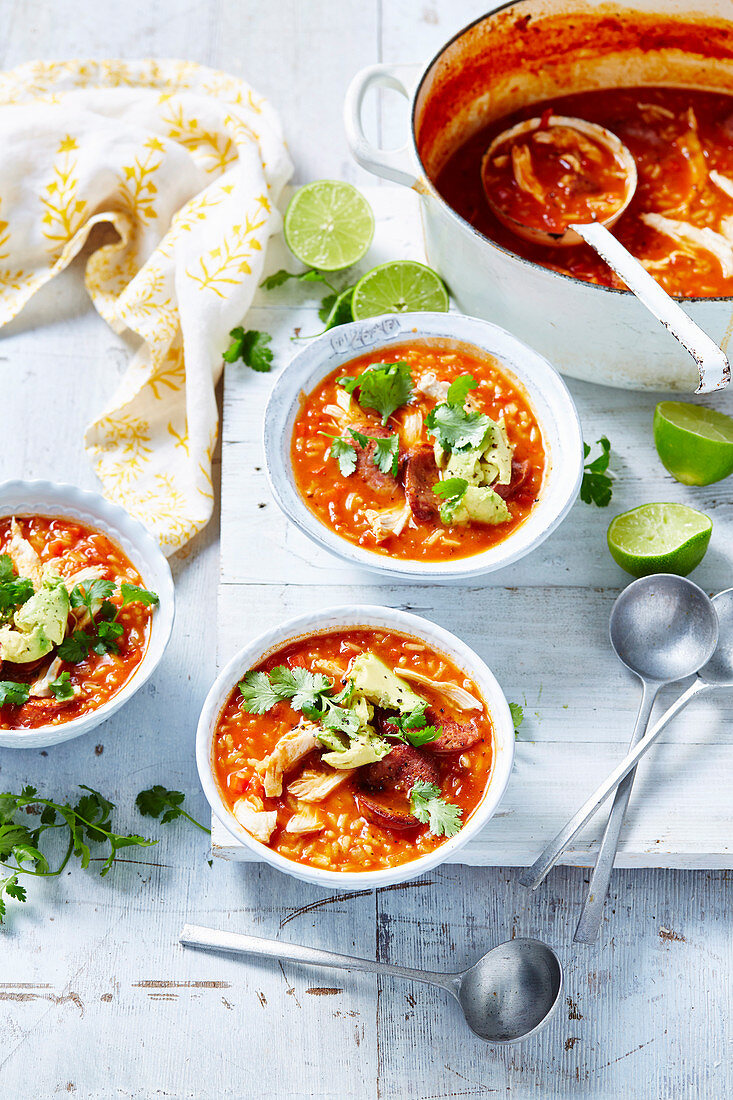 Reisssuppe mit Hähnchen und Chorizo (Spanien)