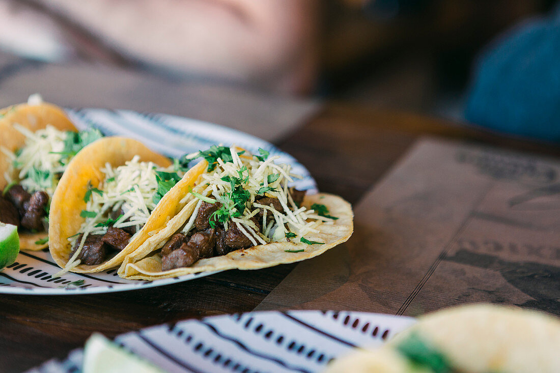 Tacos mit Rindfleisch und Käse