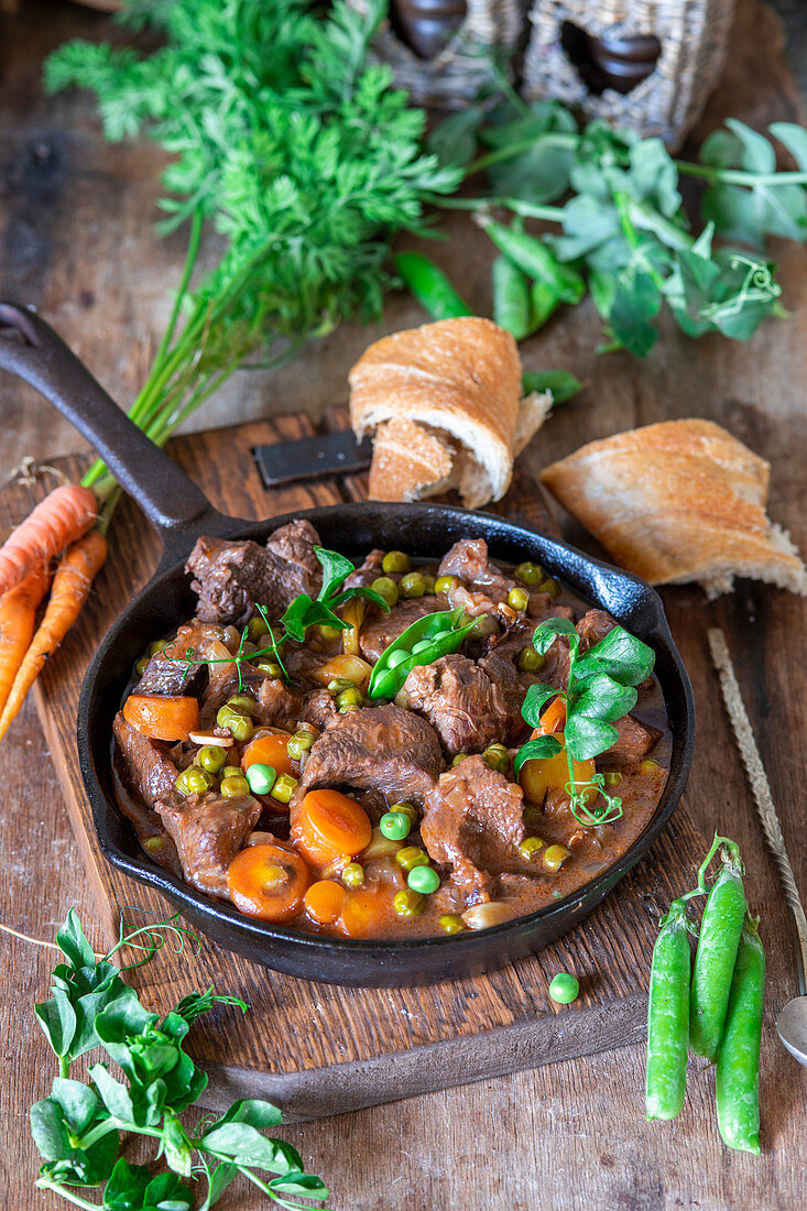 Beef stew with peas and carrots
