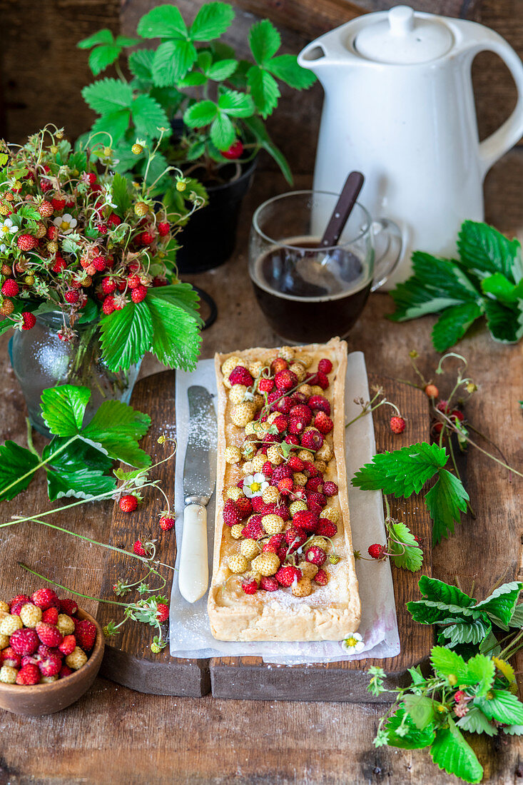 Wild strawberry tart with cottage cheese filling