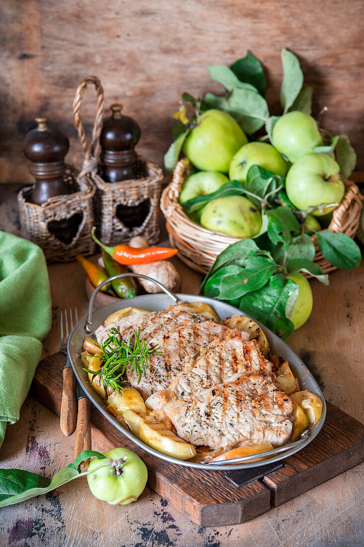 Apple pork chops with ginger, rosemary and chilly pepper
