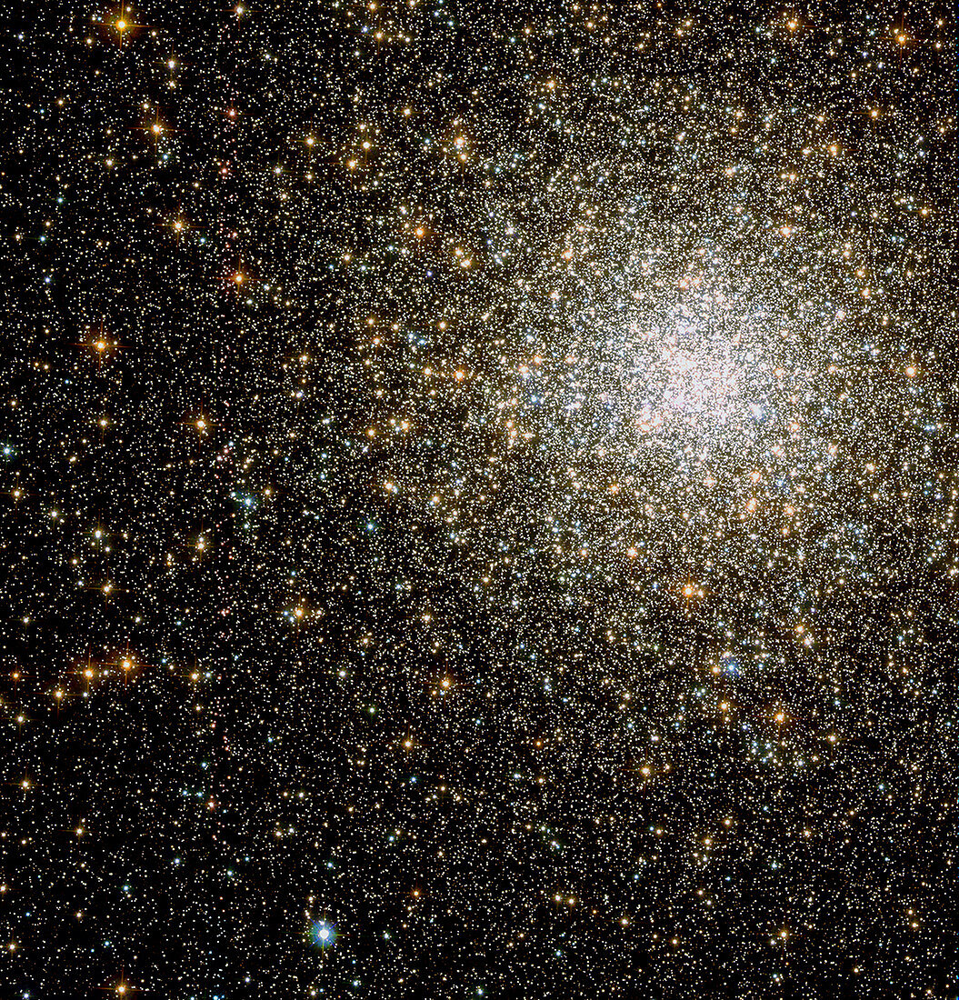 Messier 62 globular star cluster,Hubble image