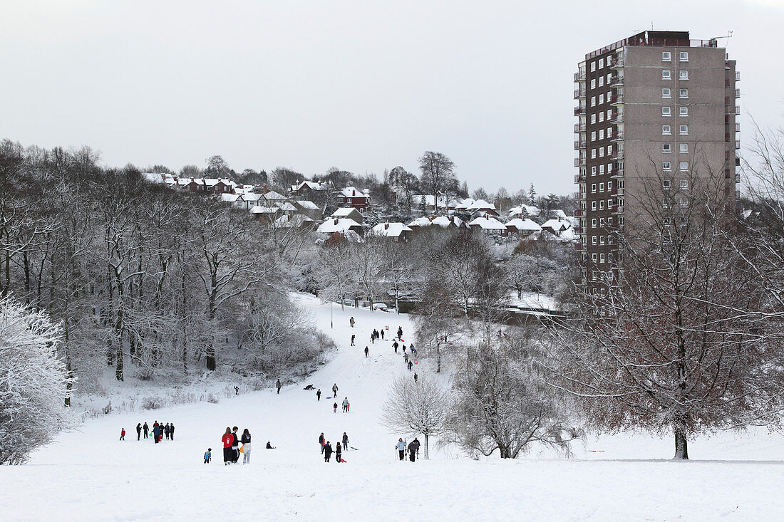 Snow scene in Woodthorpe Park,Nottingham,UK