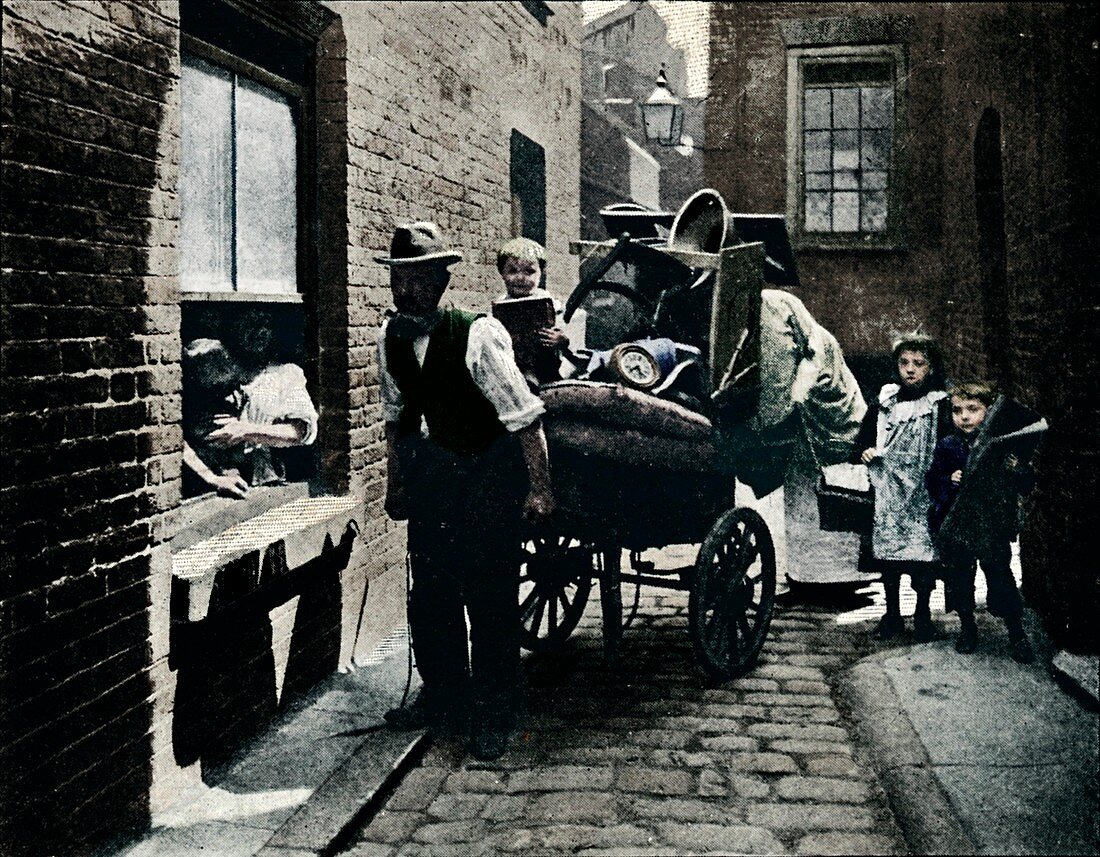 A move in 'Slumopolis', London, c1901 (1901)