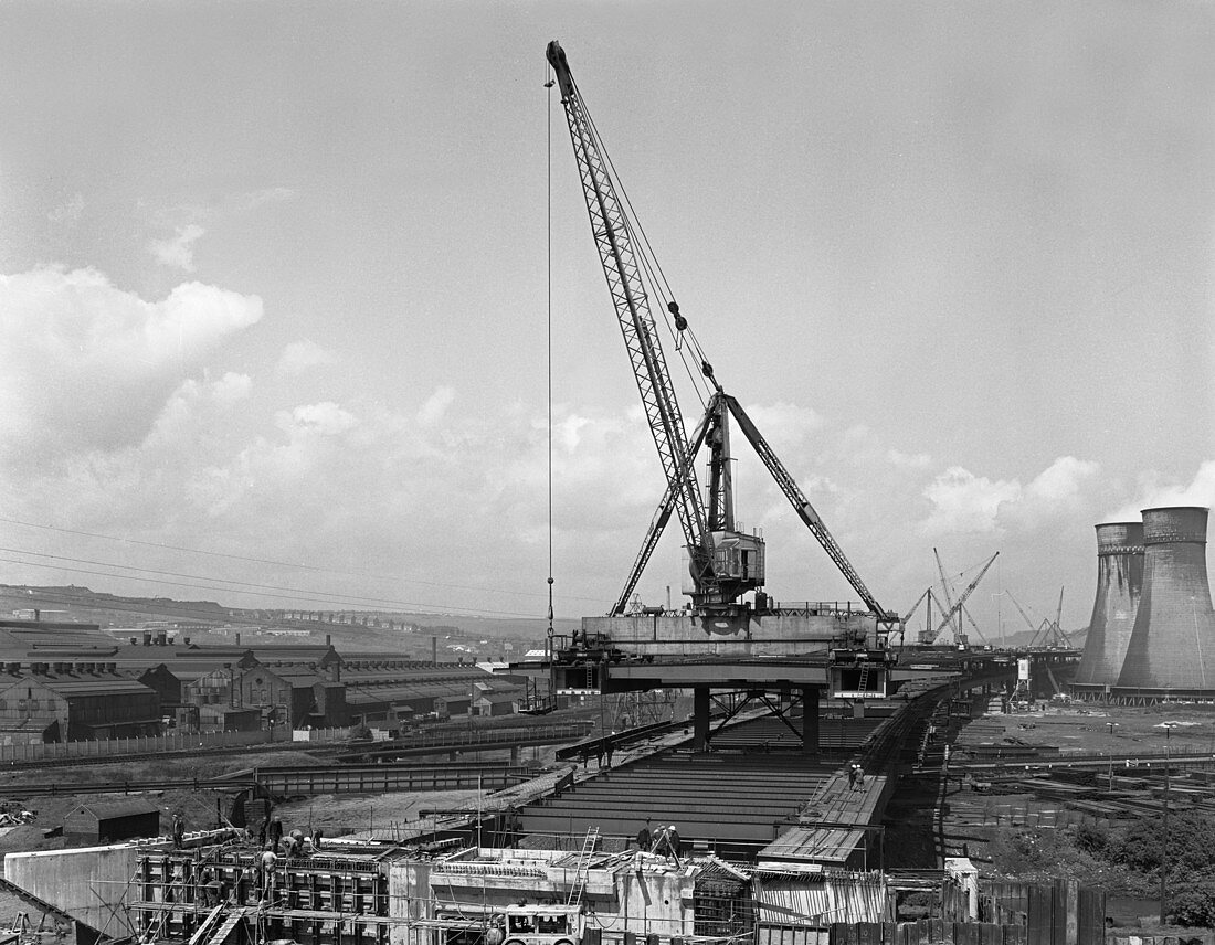 Tinsley Viaduct under construction, South Yorkshire, 1967