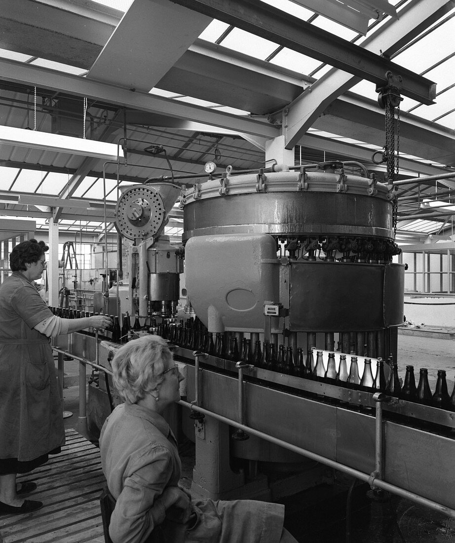 Bottling beer at bottling plant, 1961
