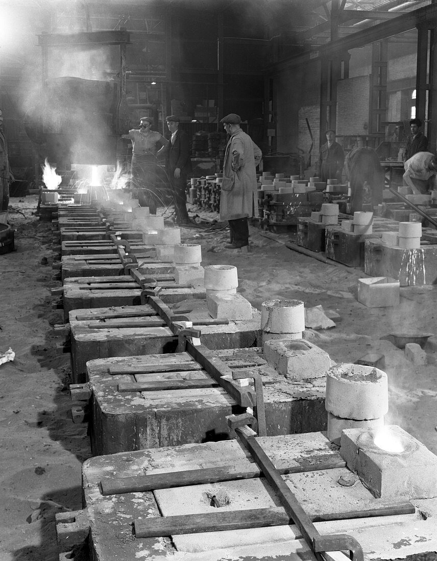 Pouring small castings, Edgar Allen Steel Co, 1963