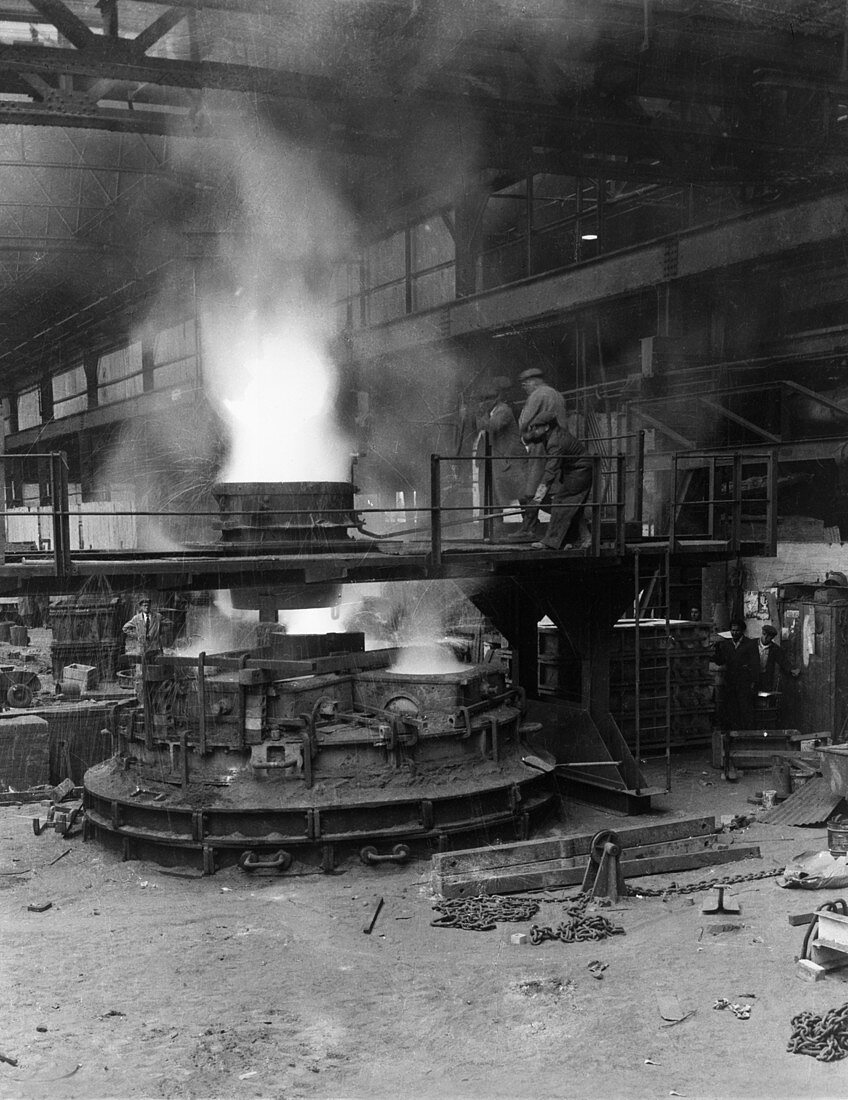 Casting a pole magnet, the Edgar Allen Steel Co, 1963