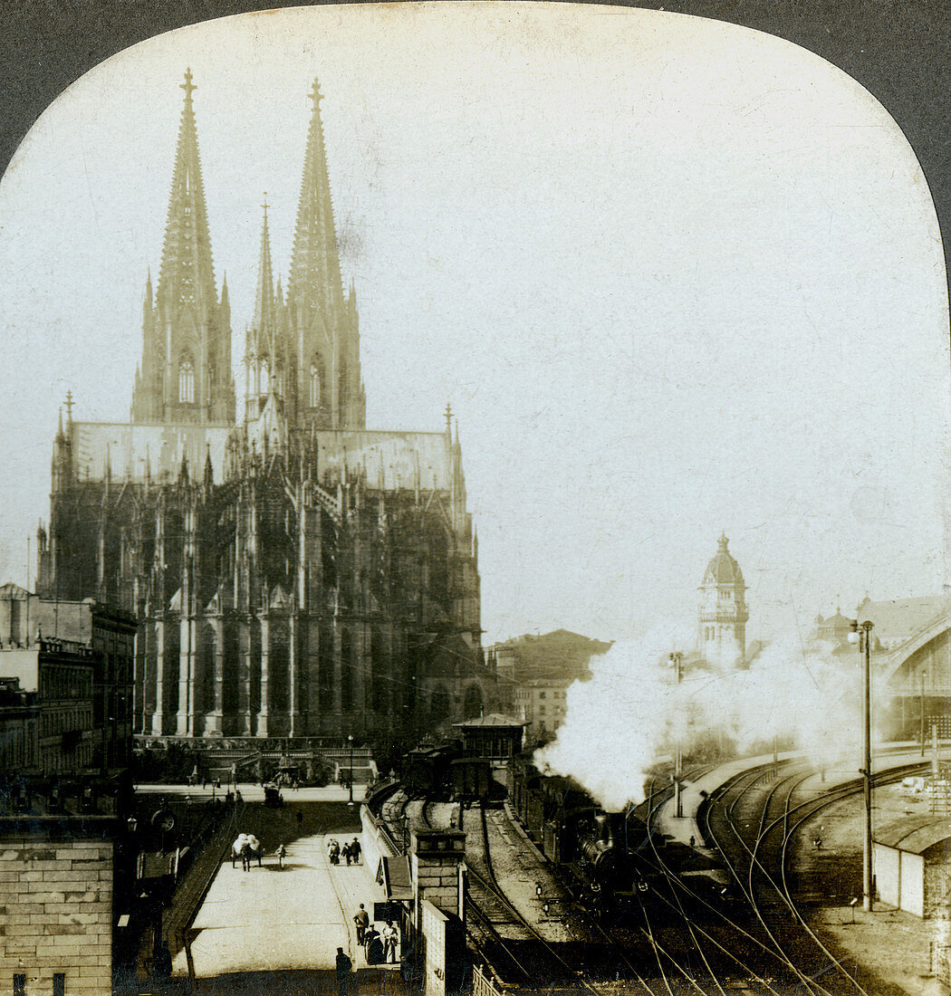 Cologne Cathedral from a railway bridge, Cologne, Germany