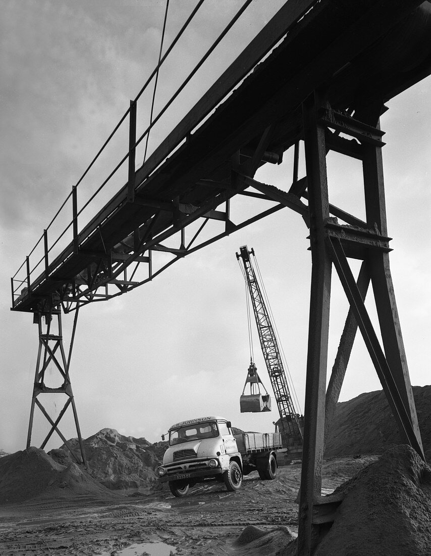 Loading a Ford Thames Trader tipper lorry, 1966