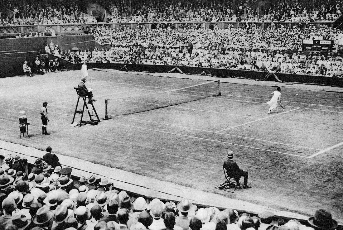 Women's tennis match, Wimbledon, London, 1926-1927