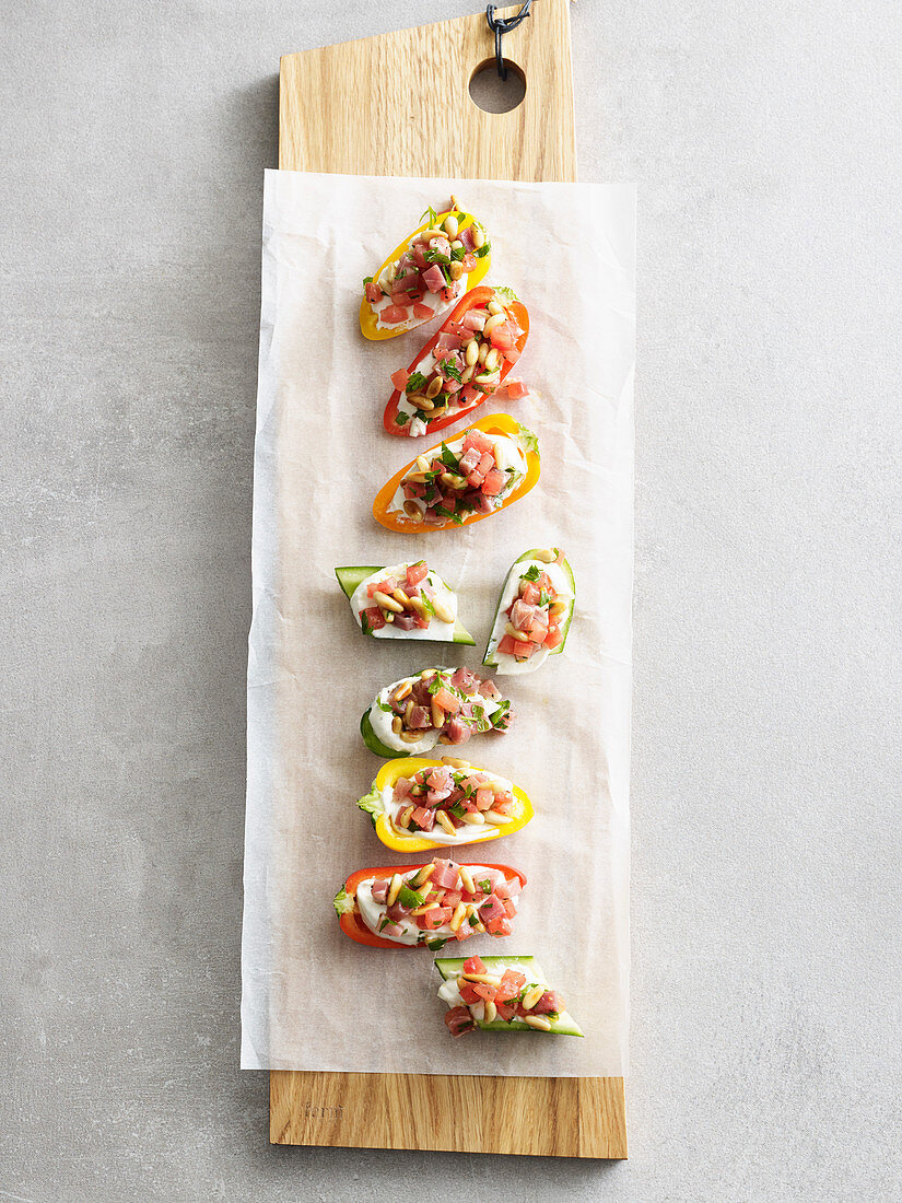 Vegetable crostini with a ham topping (low carb)