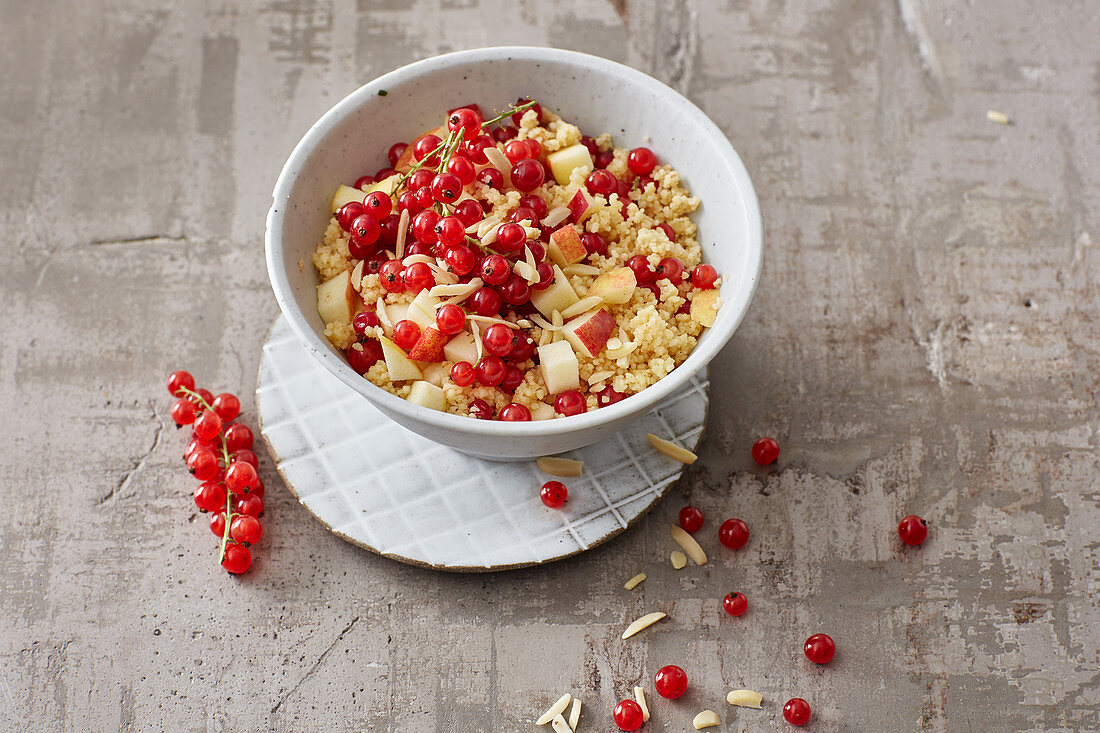 Sweet couscous salad with redcurrants