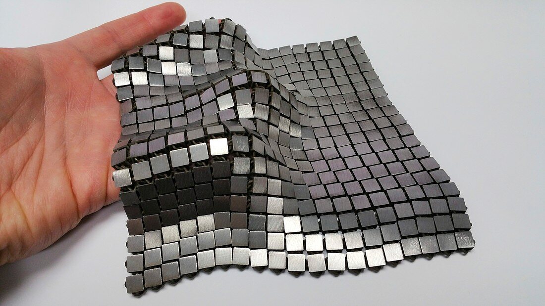 3D-printed metallic space fabric