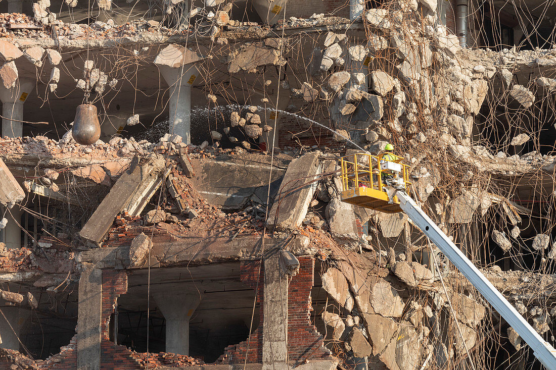 Rock Island Plow Company Building demolition, USA