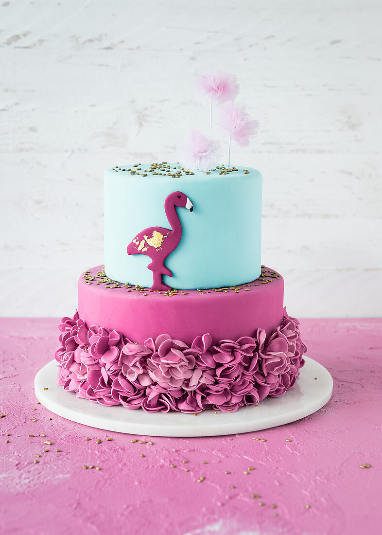 A festive flamingo fondant cake
