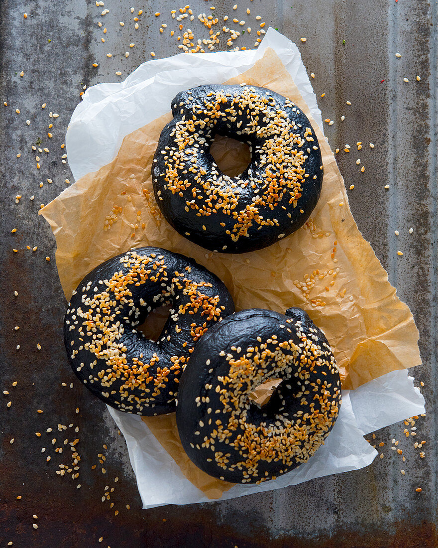 Black sesame bagels