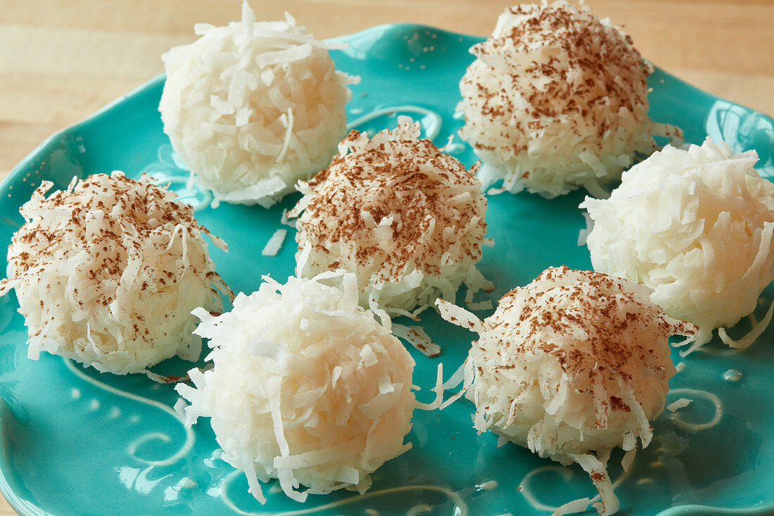 Ricotta truffles with grated coconut